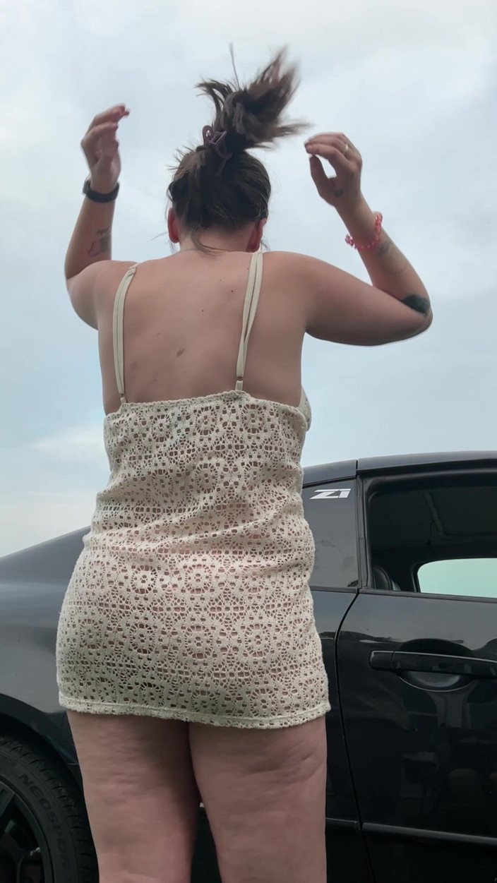 Kinky Thots: เย็ดหมู่ห้องนอนกับน้องสาวขายาว