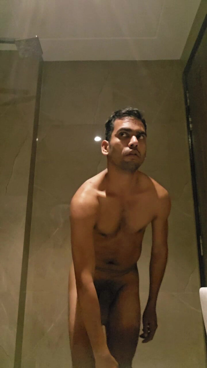 Desicoupleind: Indische sexy jongen Masterbate