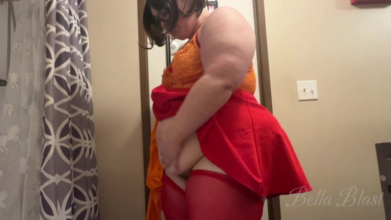 BellaBlast: Velmas Scooby Snack Stuffed Belly