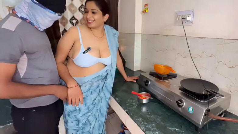FantacyCouple: Indian Unsatisfied Bhabhi Lusty Sex with Devar on Kitchen Stand