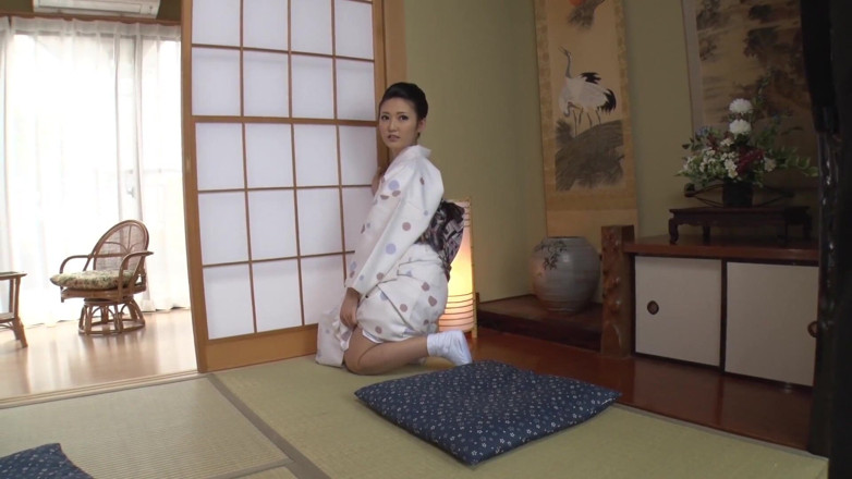 Caribbeancom: Asian beauty is getting pussy drilled by BBC