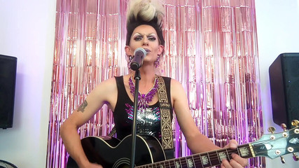 Alexalovesit: Klepání na nebeské dveře