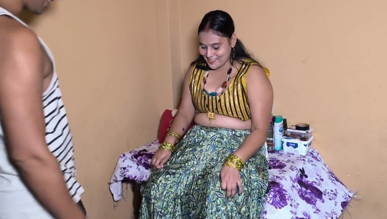 Desi chudai hub: Afeitado de coño rosa en salón