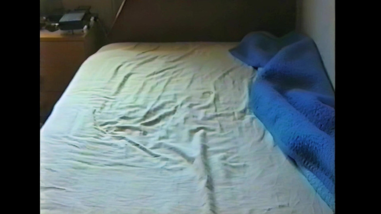 Mark Hannes: Гола мастурбація в горбі