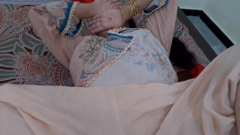 QueenbeautyQB: Indian Stepfather-in-law Tells His Stepdaughter-in-law About a Family Tradition