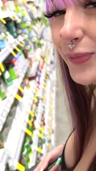 Tetas grandes Skylar Vox es recogida de la tienda de comestibles para una mamada rápida Tt s1e21