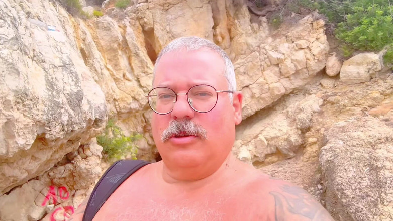 Hand-Free-Daddy-Chub: Kaptan Mağara Adamı Mağarada Yaşadıktan Sonra Eller Serbest Orgazm Oluyor