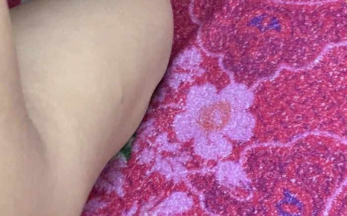Riya mickey: Fitness modeli onu sikmeme izin veriyor