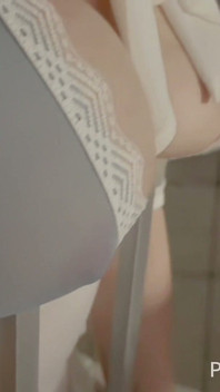 Perfect Figuur, Kousen, Hoge Hakken, Stewardess, Naakt Buiten, Openbaar Toilet Op Het Vliegveld Zichtbaar, Orale Zaad Binnenin