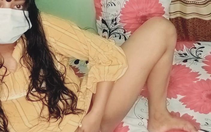 Banglasexycouple: 美しい女の子は、誰も家にいない間に彼女のタイトな濡れた猫を自慰行為します