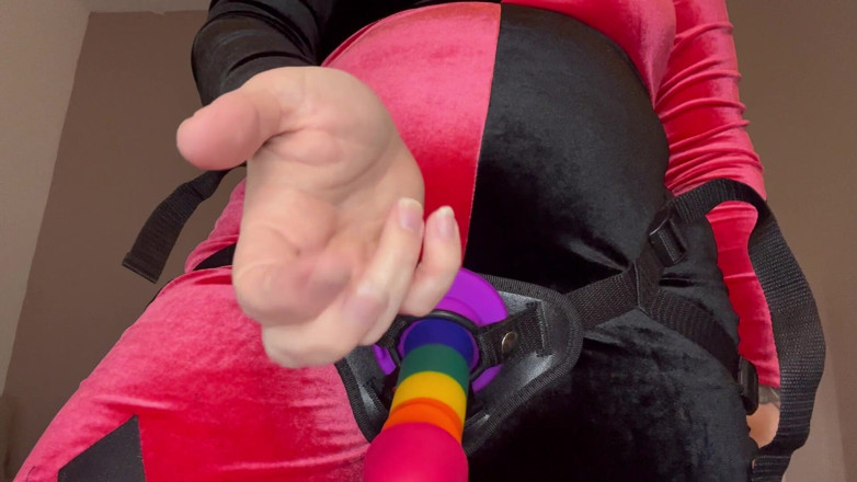 EeveeXo: Harley Quinn feminisering en pint je vast