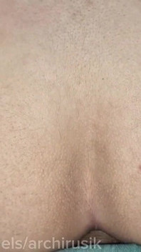 Att bryta jungfru röv av en Sissy Femboy med en stor kuk!