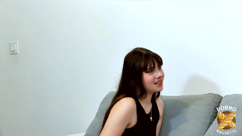 Porno Baguette: Miss Clea, Sexy Girl, Gets Fucked by Two Dudes