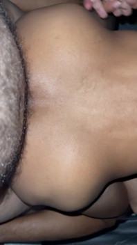 Un jumelle asiatique se fait baiser par une bite coupée