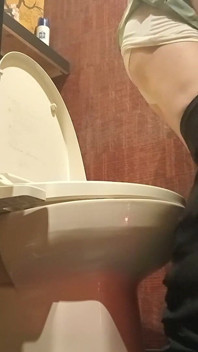 Japanese MILF Peeing