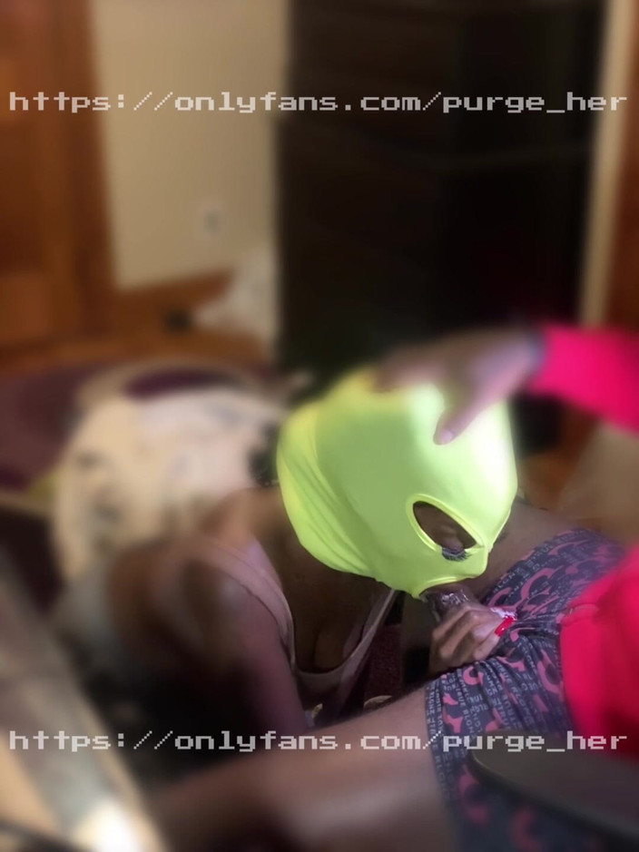 Purge_her: Her Christmas Nails Look Good on My Dick