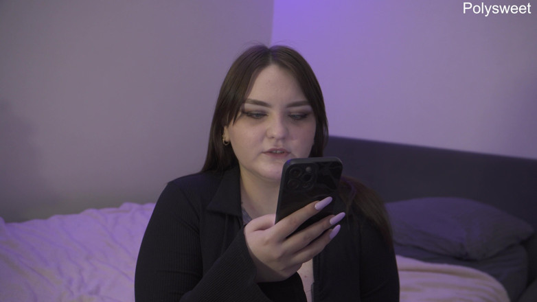 Polly Sweet: Cerita: Dia menikmati seks anal keras dengan gundiknya