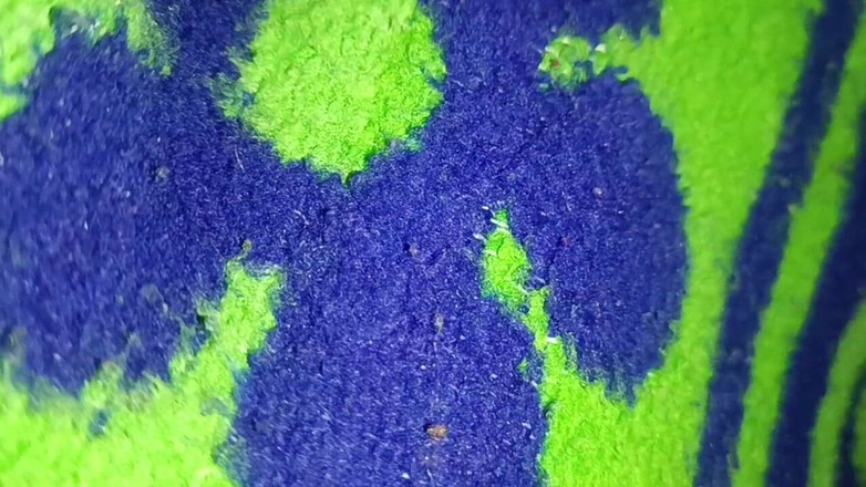 Sannu: Crastel Preservativo in a camera da letto in uomo indiano