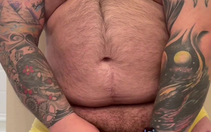 TattedRockerBear: Ours poilu tatoué avant le jeu
