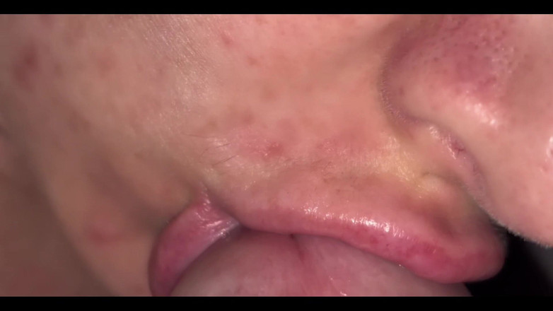 Leo15398: 私は彼女の口の中で射精しました。