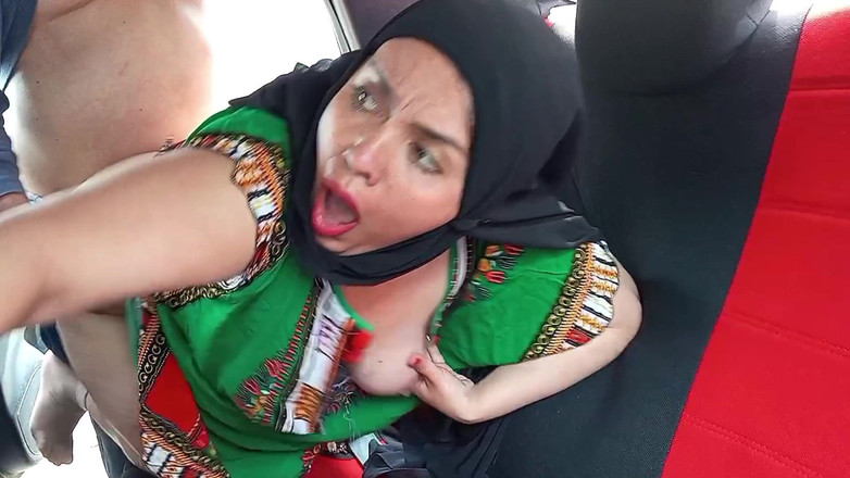 BBW Kelly Mom: Indiana Usando Hijab Fez Sexo No Carro