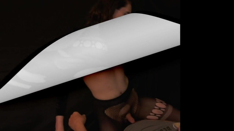 Tia Tizzianni Productions: Bella Bates chevauche la grosse bite de son papa