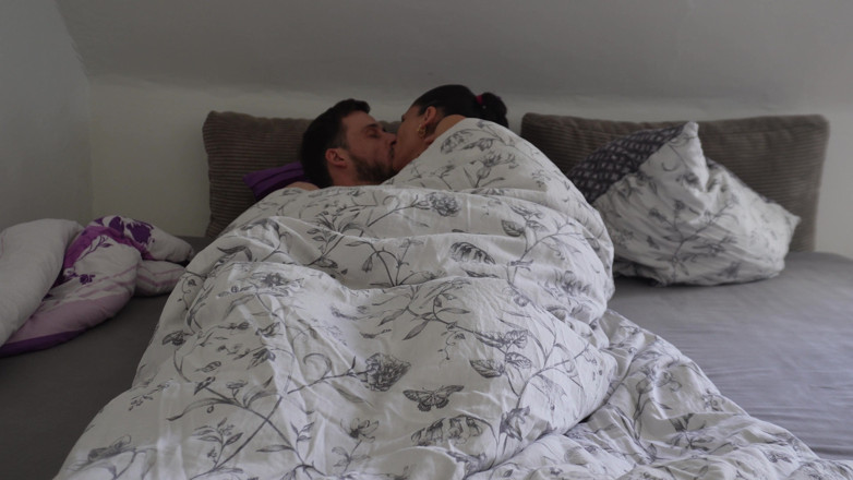 W33D PORN: Pakistani-german Gets Hot Afternoon Quicky with Cumshot!