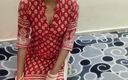 Saara Bhabhi: Hindi seksverhaal rollenspel - Desi Indisch dorp Bhabhi opende een salon...