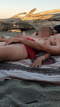 Flashing My Cock in Front of My Stepdaughter at the Beach... Cumshot in Front of Everyone - Real Sex Caught - P2