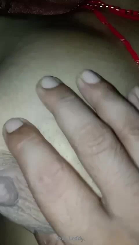 Sexy_Leddy: सेक्सी पत्नी ko aadhi Rat ko choda mast chut Gili chut...