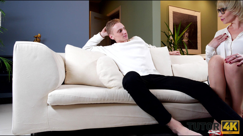 Tutor 4k: Tutor yang berpengalaman atau si sesat tua?