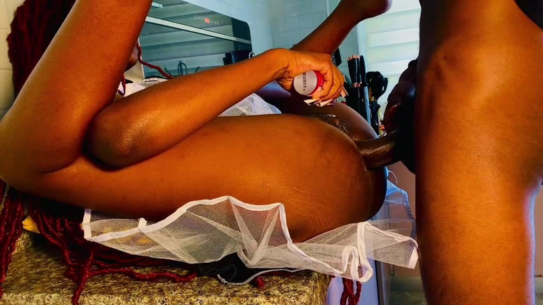 SEXXY-DAISY: BBC förstör stygg hembiträde