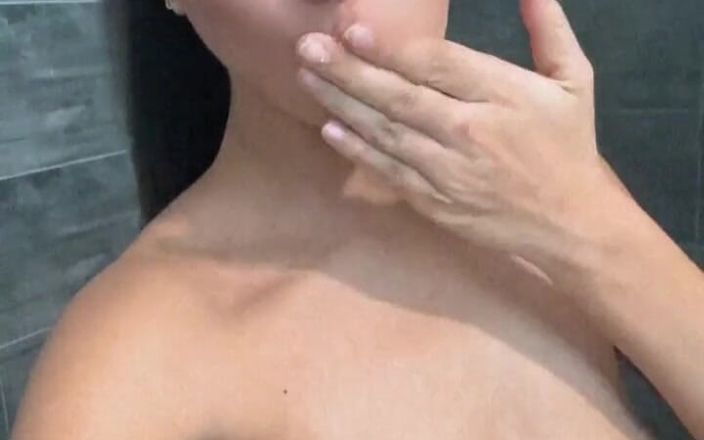 PS-Porn: Feliz día de joroba ven a chatear conmigo