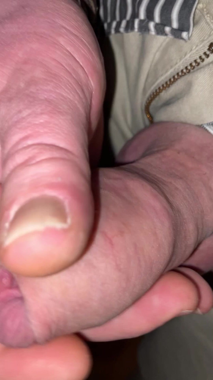 Foreskinguy: Yakın çekim büyük kafasıyla sıkı sünneti azdırıyor