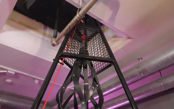 Countess diamond: Leather Bondage Strap Cage - Total Weightless Confinement