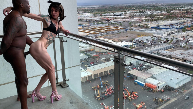 SirMaxxximus: pe balcon la W Ria Bently