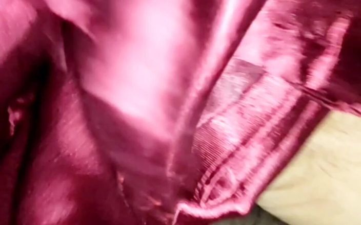 Satin and silky: Satin Silk Handjob porn - Gozada no cetim sedoso terno marrom...