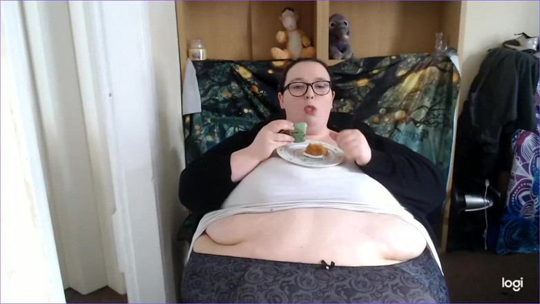 SSBBWLadyBrads: chalo kek khaate hain