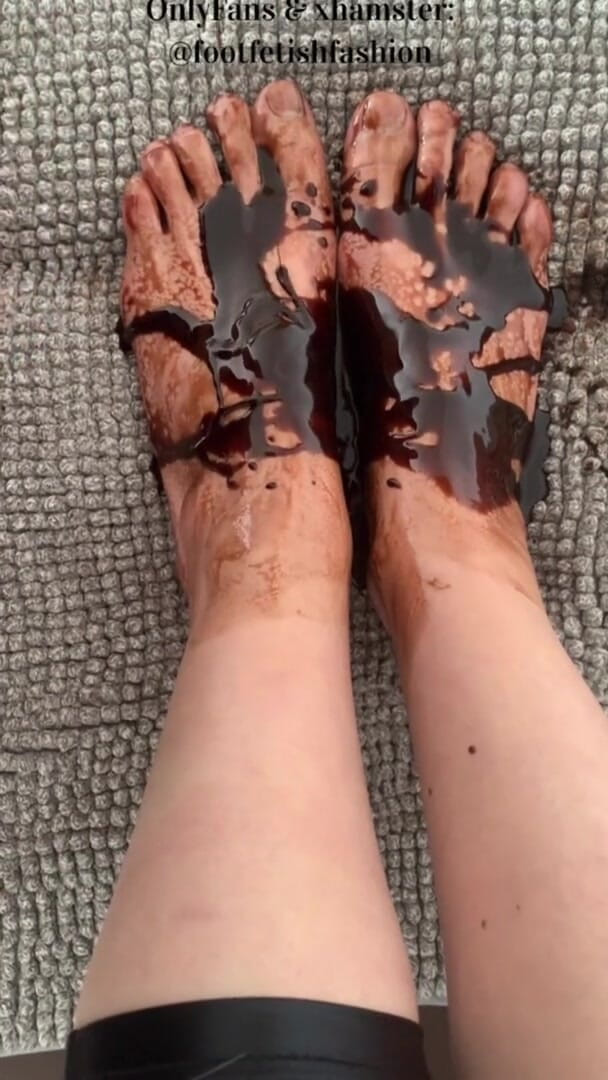 FootFetishFashion: Masáž chodidel s čokoládou, část 2/2