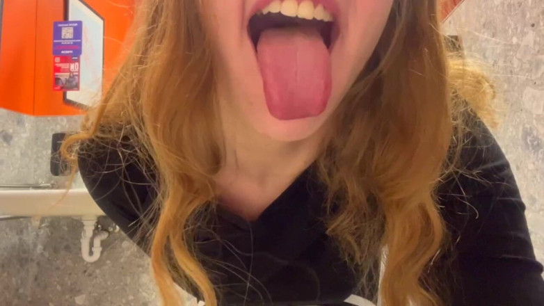 Inga lillypop girl: Часть первая молодая шлюшка в публичном ведро