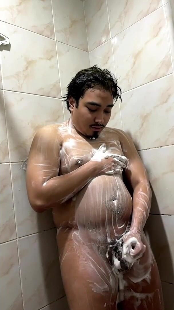 Rent a gay productions: Hot 23-year-old Chubby Filipino Jerks in the Shower