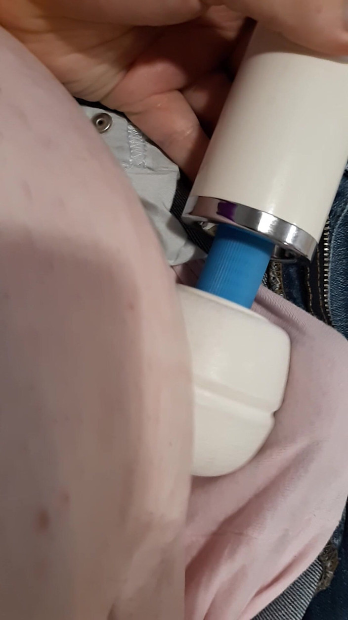 Roxxie rae page: Spontanious Hitachi masturbace