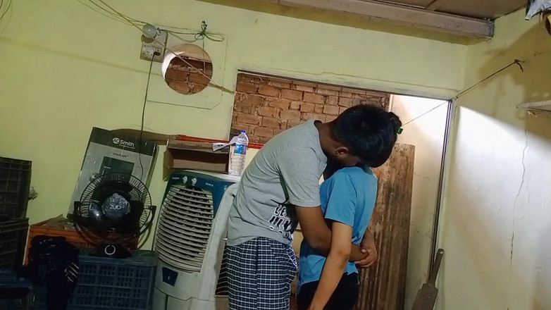 NikiRathod: Pantat bahenol cewek sange ini ditampar habis-habisan dan bikin cewek...