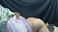 Vaginabig88: Bosskuu的妈妈在她的丈夫住在城外时孤独