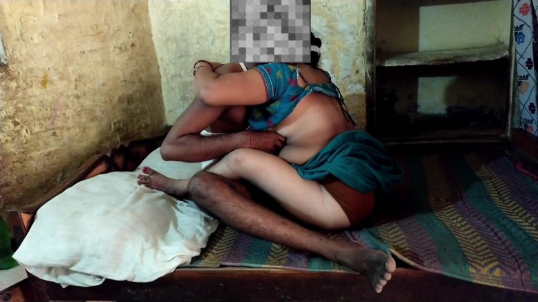 Desi_bhabhi121: Tamil Bhabhi Couple Romantic