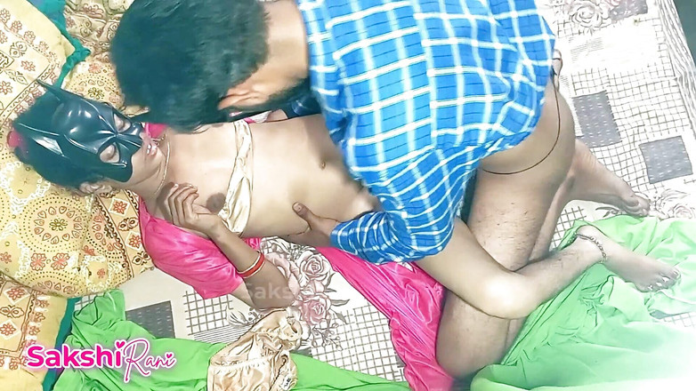 sakshi_raniii: Valentýnský speciál - Hedvábná růžová Nighty, Sakshi Bhabhi šuká se svým Dever...