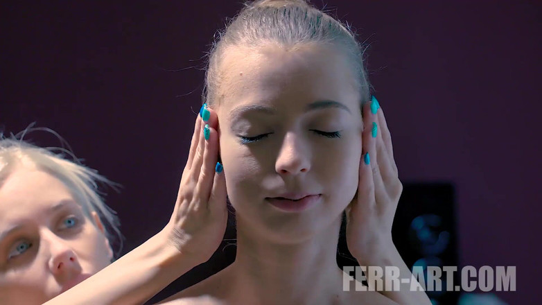 Ferr-Art: Вогняний і крижаний лесбійський анальний фігінг масаж