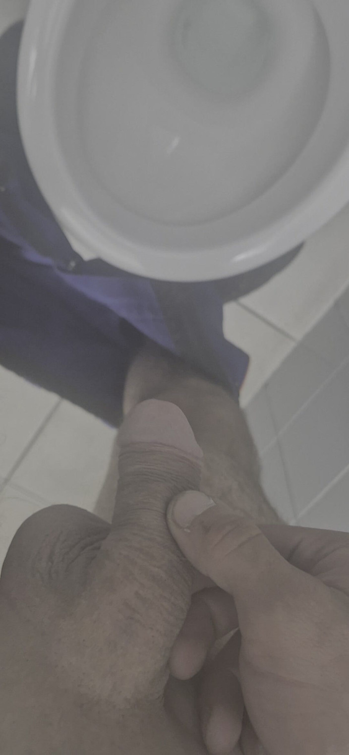 Doblerose71: Хто любить мочитися