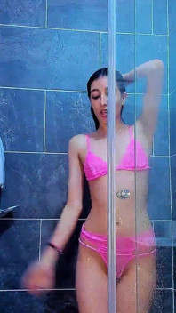 Bailo En La Ducha Y Me Pongo Caliente, Quiero Que Me Folles Ahora