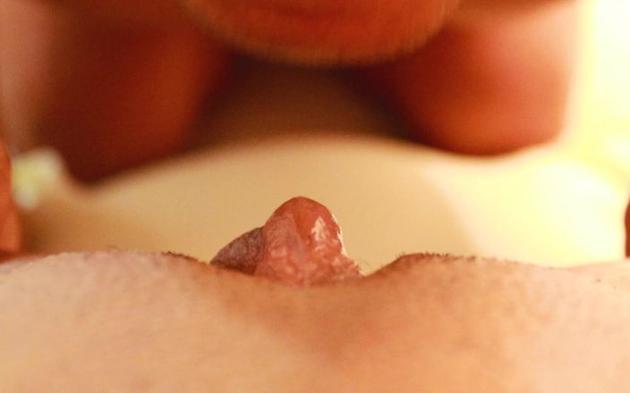 Khalessi 69 Gamer: Velký klitoris lízání kundičky až do orgasmu POV